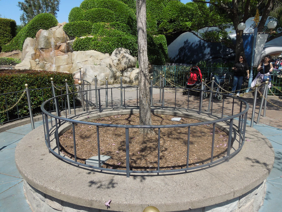 Disneyland Fantasyland Courtyard Picture